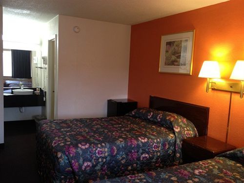 6-wichita, Ks 2* Wichita