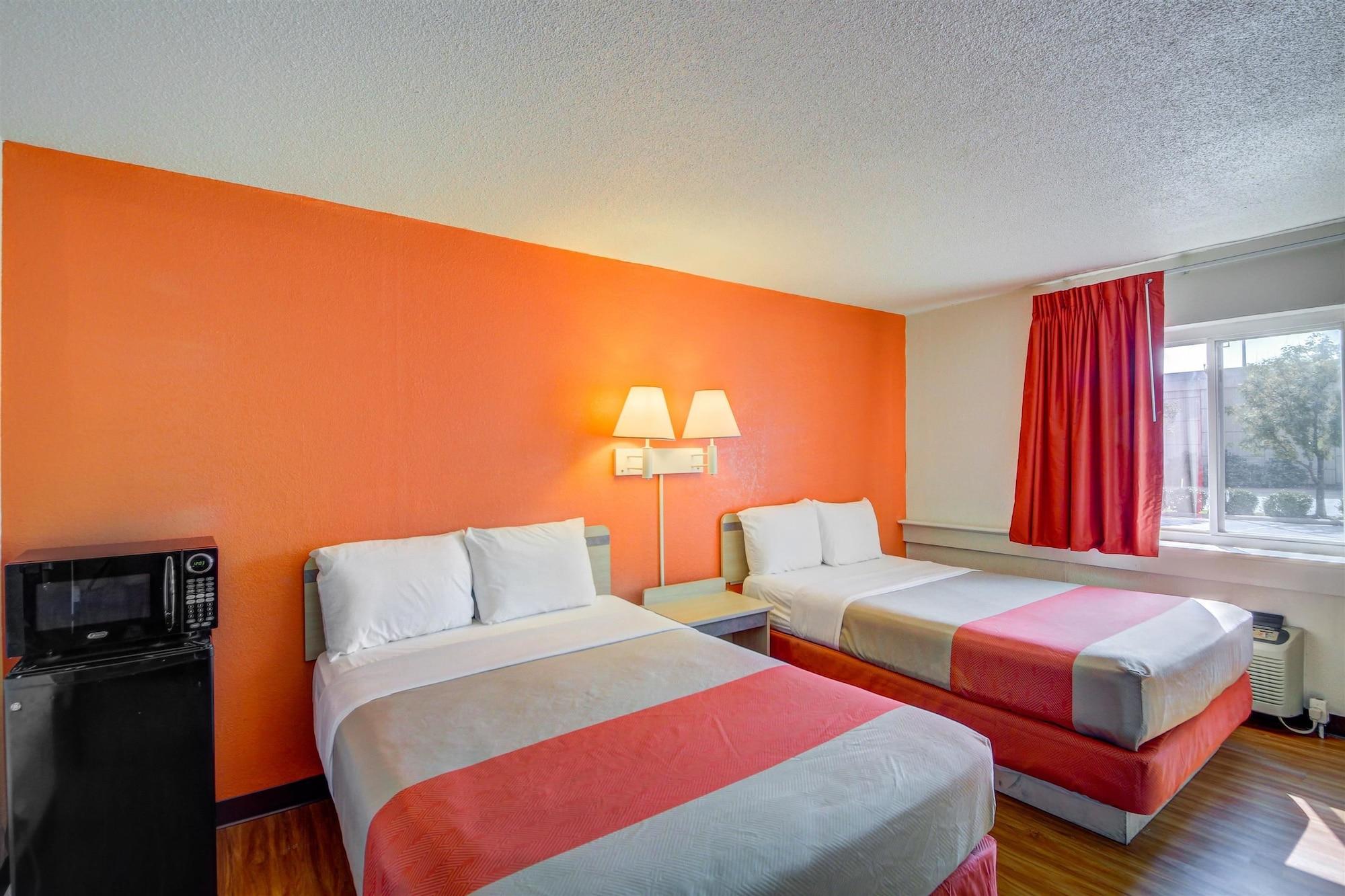 6-wichita, Ks Hotel